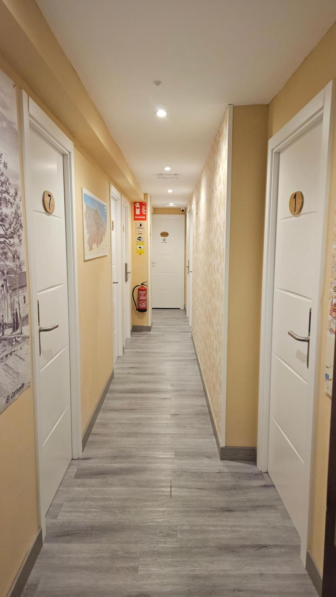 Hostal Foncalada Oviedo Eksteriør bilde